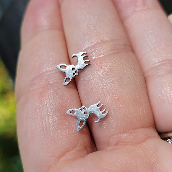Tiny Chihuahua Stud Earrings, unisex - Picture 3 of 3